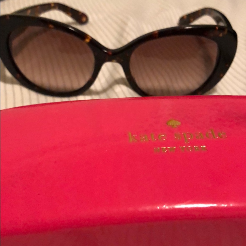 ‼️❗️ KATE SPADE SUNGLASSES‼️❗️ - Picture 4 of 5